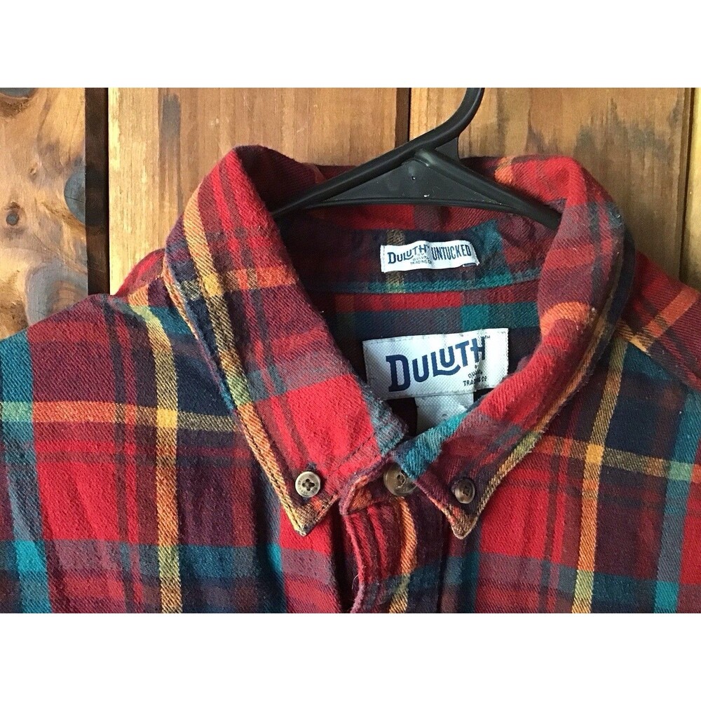 Duluth Trading Red Plaid Flannel Shirt Size L Button Down Collar Pockets - Picture 3 of 10
